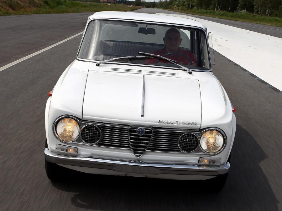  Alfa Romeo Giulia T.I. Super (105.16) 1963 года  (фото 7 из 11)